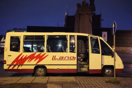 mikroautobusu noma ar šoferi mikroautobusa īre ar šoferi